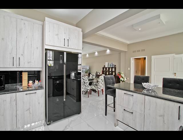 3 BEDROOM APARTMENT FOR SALE IN OBSERVATORY